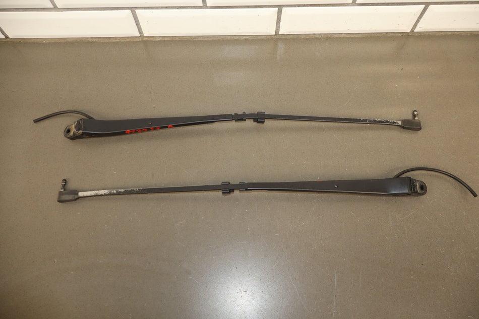 88-96 Pontiac Grand Prix Wiper Arm Pair No Blades