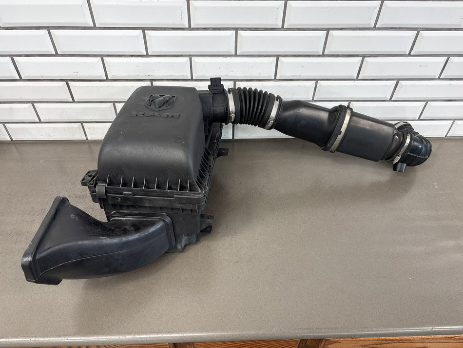 09-18 Ram 1500/ 19-24 Ram Classic 5.7L Hemi V8 Air Cleaner Intake Tube Air Box