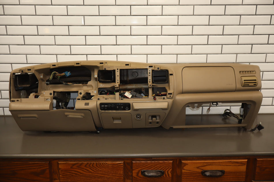 2005-2007 Ford F-250 F-350 Super Duty Dash Panel Dashboard Assembly Pebble AQ