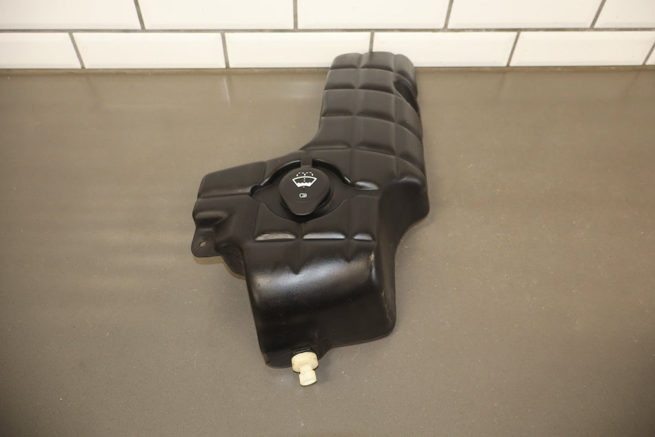 1997-2004 Chevrolet Corvette C5 Washer Bottle 22155677