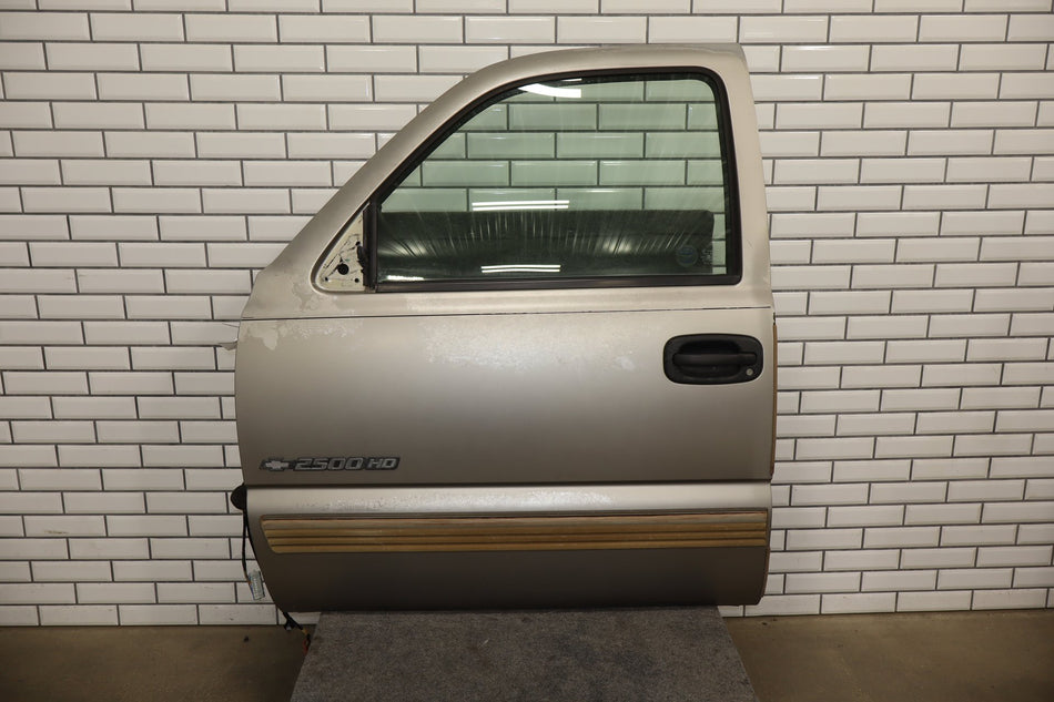 99-07 Chevy GMC Truck SUV GMT800 Left Front Door Pewter 11