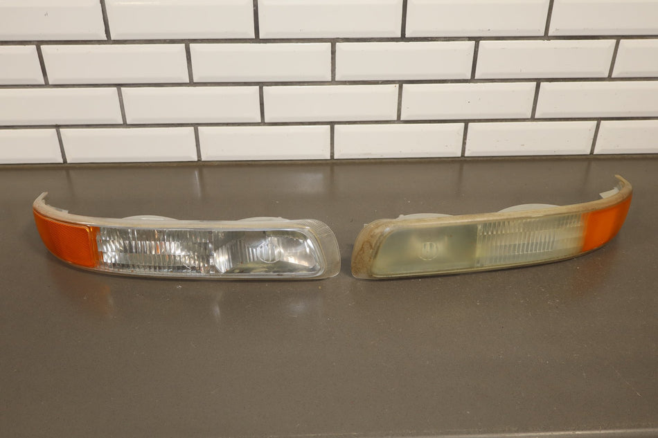 2001 Chevrolet Silverado 1500 Headlight Set