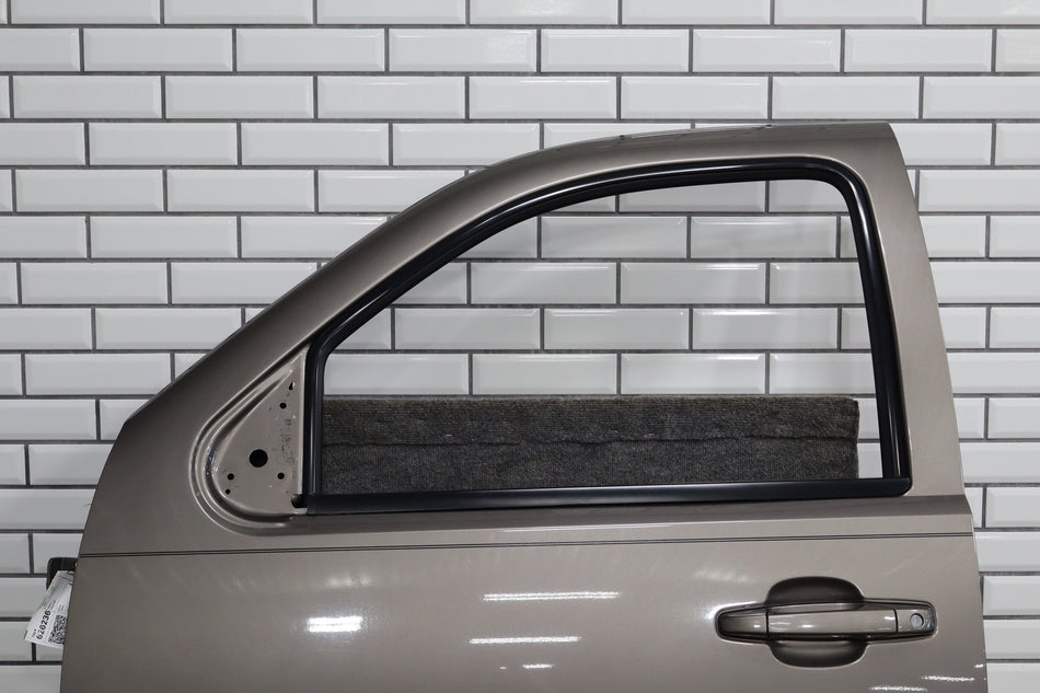 2011-2014 Chevrolet Tahoe/Suburban/Silverado Left Front Door Mocha Steel GHA