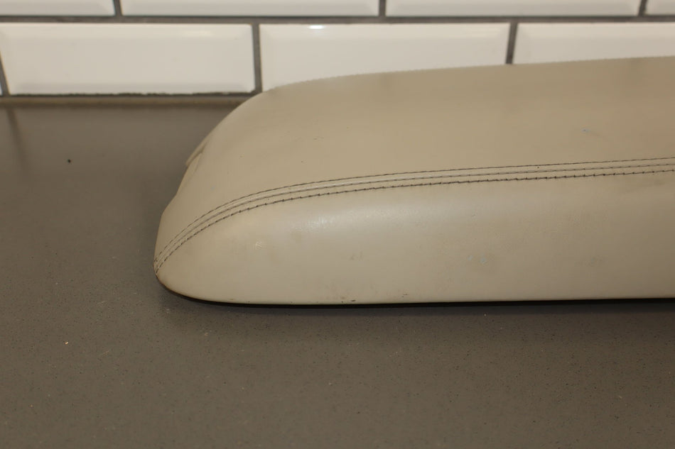 2006 Cadillac XLR- Console Lid
