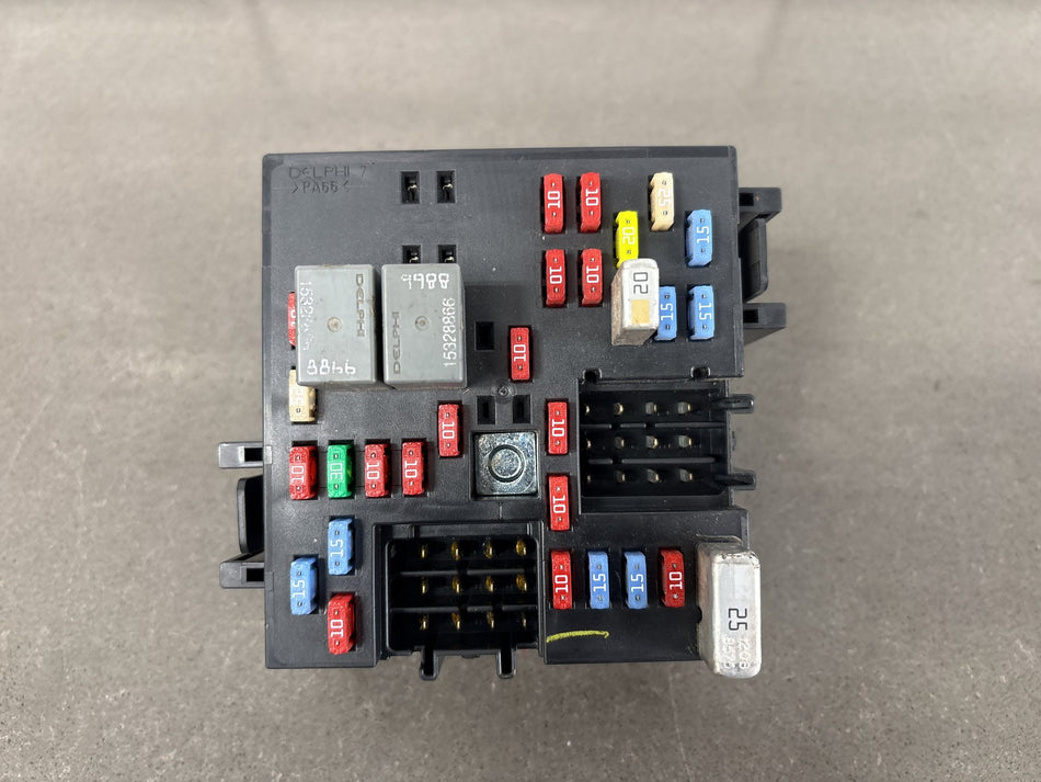 2003-2007 Hummer H2 Cabin Fuse Box