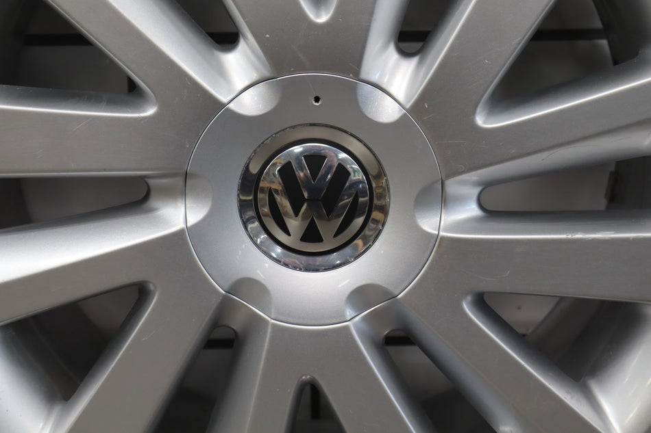 17 Inch Volkswagen Beetle Wheel Rim Factory OEM 69892 2006-2011 Silver