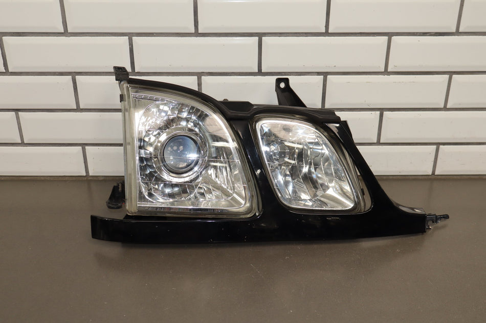 1998-2002 Lexus LX470 Glass Lens Right Headlamp 811106A082
