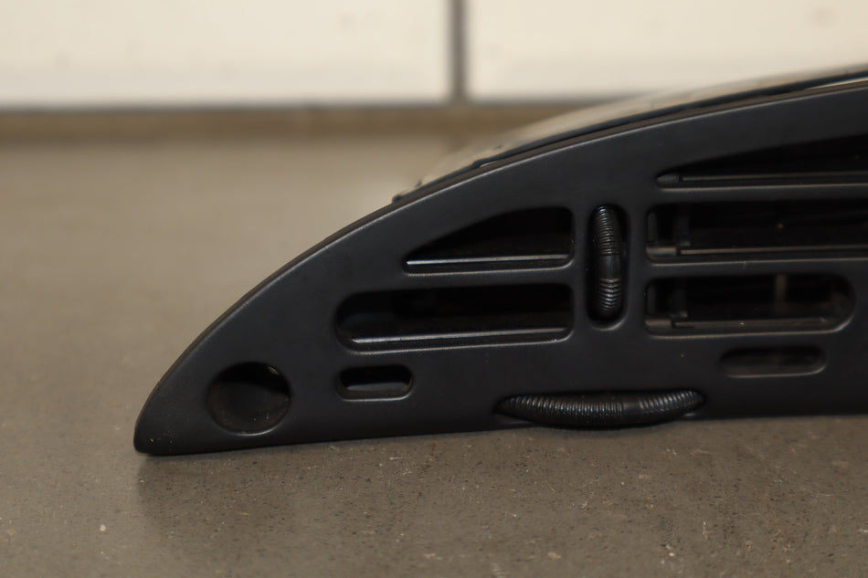 1990-1996 Chevrolet Corvette C4 - Left Dash Air Vent 10161885