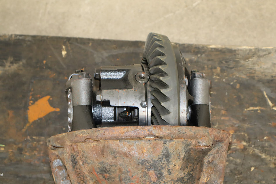 1998-2002 Toyota Land Cruiser Rear Differential Assembly 164968 Miles