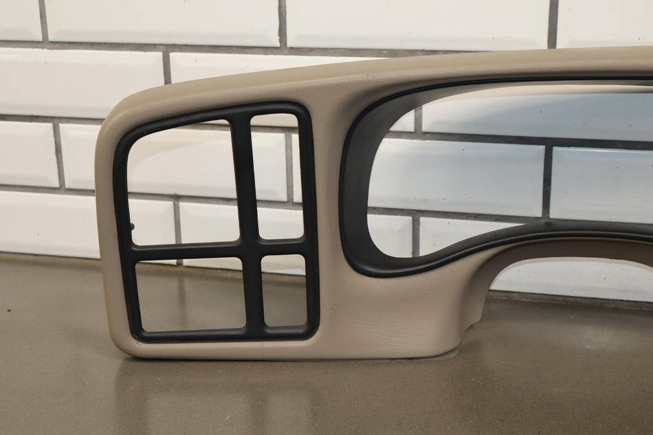2002 GMC Sierra 2500 Radio Bezel OEM