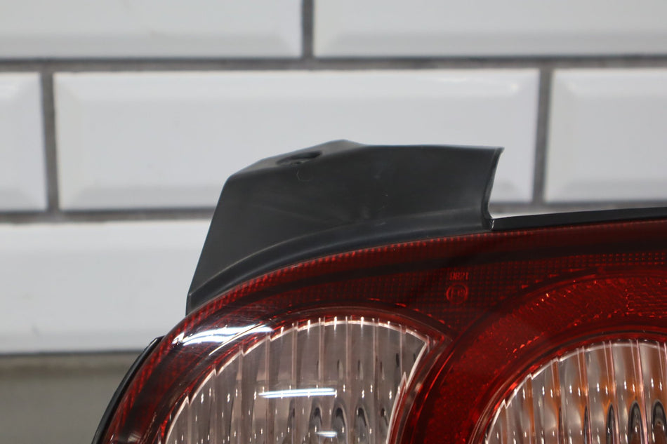 2001-2005 Mazda MX-5 Miata Right Tail Light N06651150