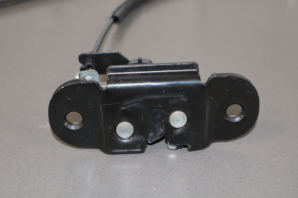 03-09 Hummer H2 Pair of LH & RH Hatch Latches Includes Cables Tested
