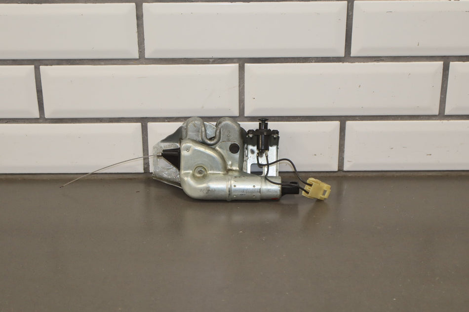 1984-1996 Chevrolet Corvette C4 Coupe Lid Latch