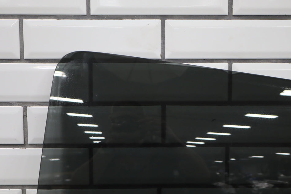 2008 Hummer H2 Left Rear Door Window 15189210 OEM