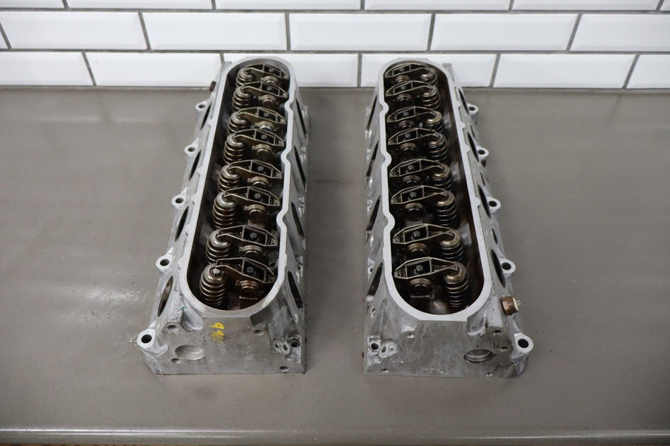 2009 Chevrolet Tahoe GMT900- Cylinder Heads Pair