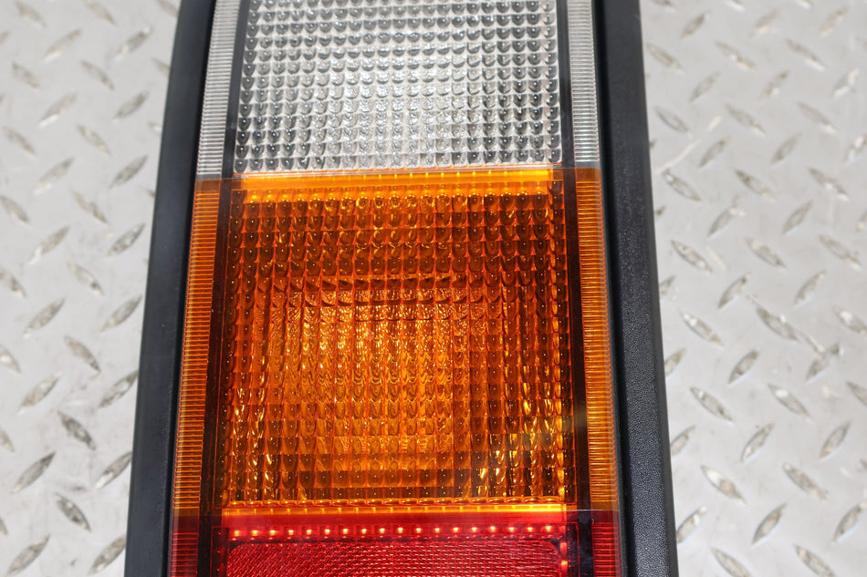 2003-2009 Hummer H2 Right Tail Light 15193459
