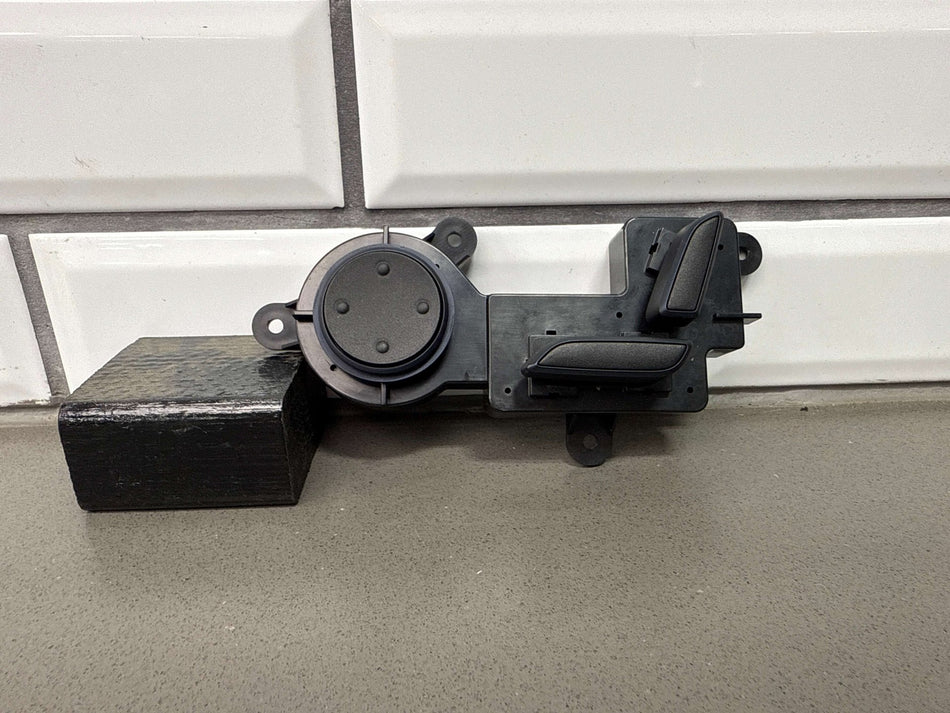 Seat Switch, 2017, Tesla, X