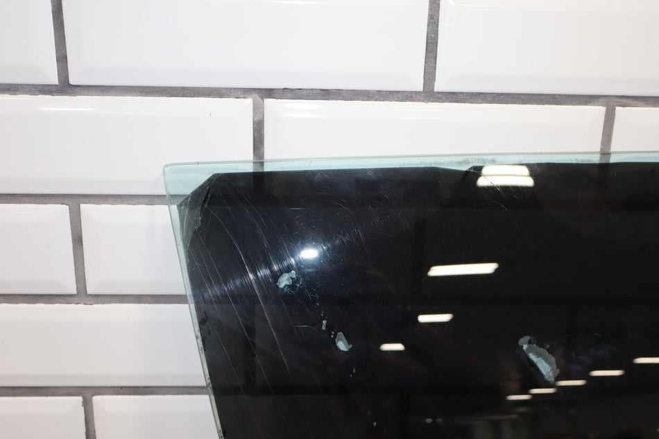 1984-1990 Chevrolet Corvette C4 Right Front Door Window 14094292