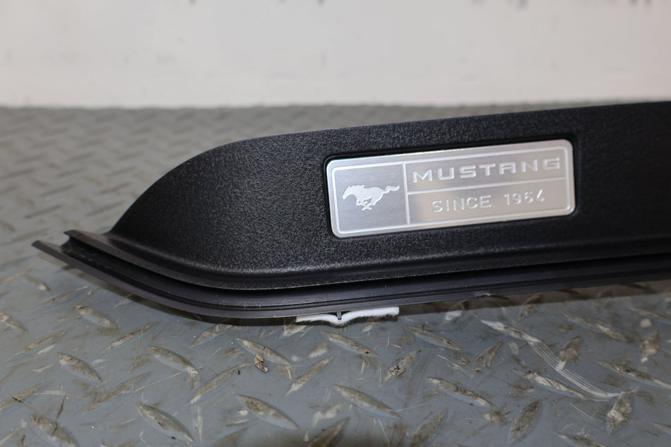15-17 Ford Mustang Right Dash Trim (Black)
