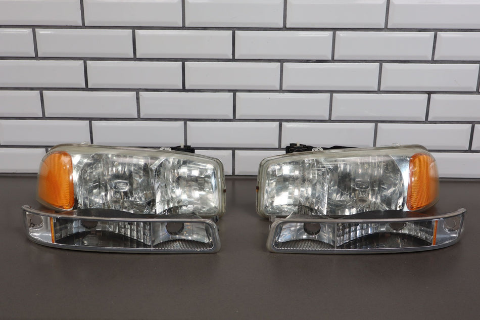 99-06 GMC Sierra Classic Left Right Headlight/ Marker Lights Set (Mild Haze)