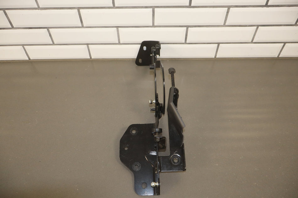 2003-2006 Chevrolet SSR Hood Hinges- Pair