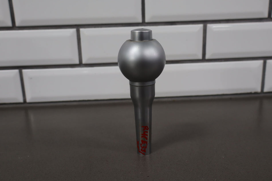 2004 Chevrolet SSR- Shift Knob