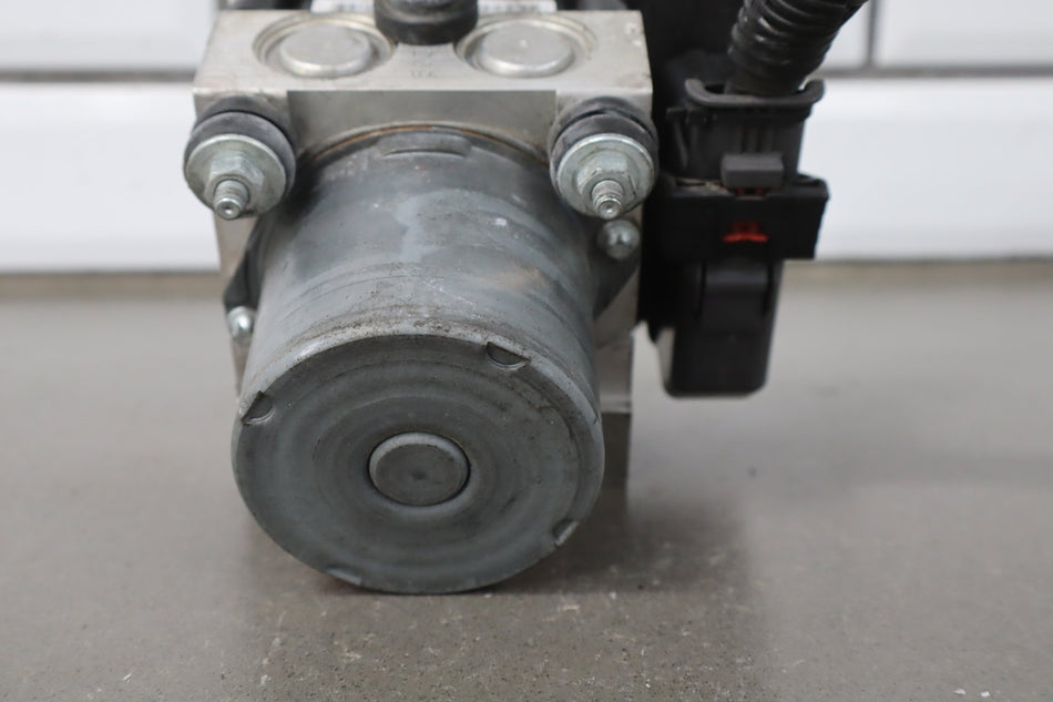 2015 Chevrolet Camaro ABS Brake Unit OEM