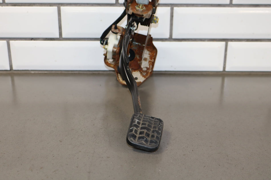 1995 Mazda MX-5 Miata Pedal Assembly OEM