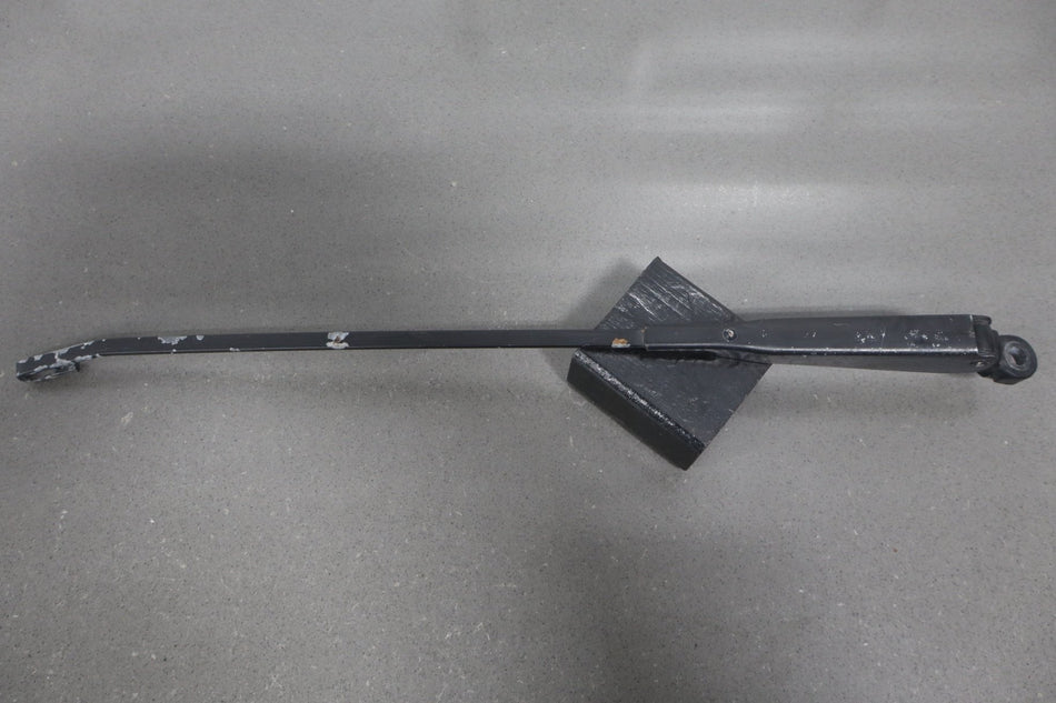 1981 Porsche 928- Wiper Arm Pair