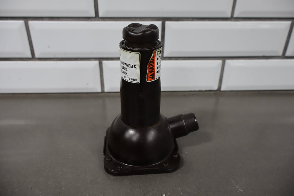 1999 Isuzu Trooper Jack OEM
