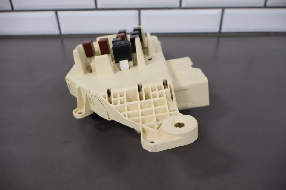 1998-2002 Lexus LX470 J100 Cabin Fuse Box