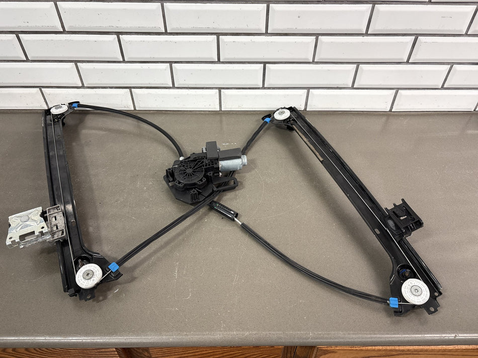 2016-2024 OEM Tesla Model X Front Right Passenger Side Window Regulator Motor