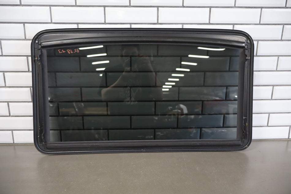 2003-2009 Hummer H2- Sunroof Glass Window 15781625