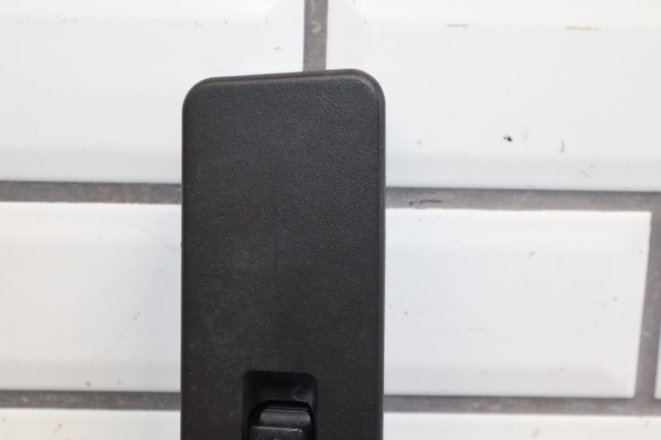 2003-2007 Hummer H2 Right Front Window Switch 15846874