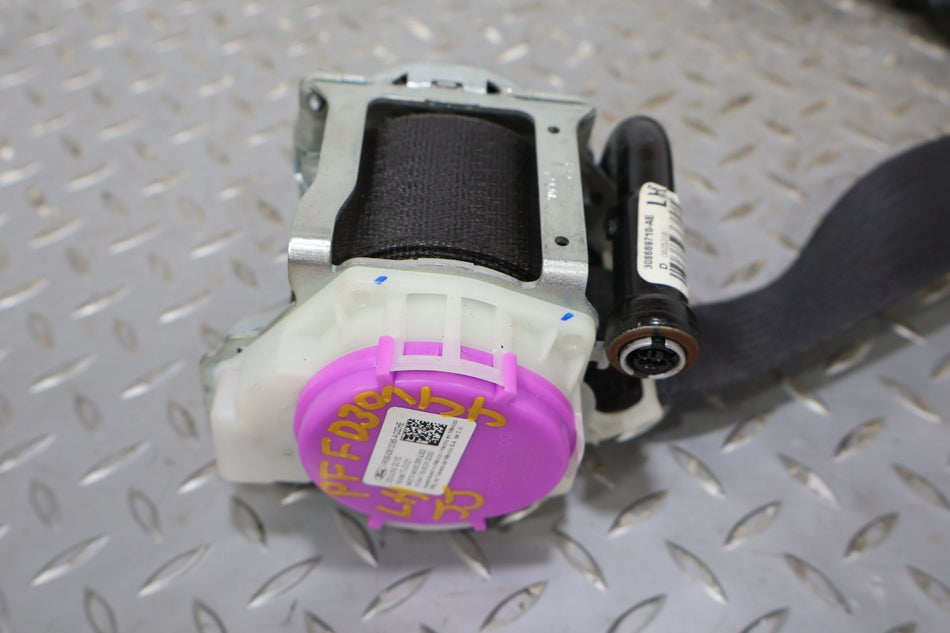 15-17 Ford Mustang Left Front Seat Belt (Ebony)