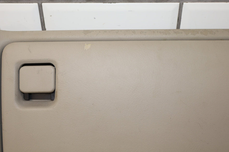 2005 Cadillac Escalade ESV Glove Box Shale 152