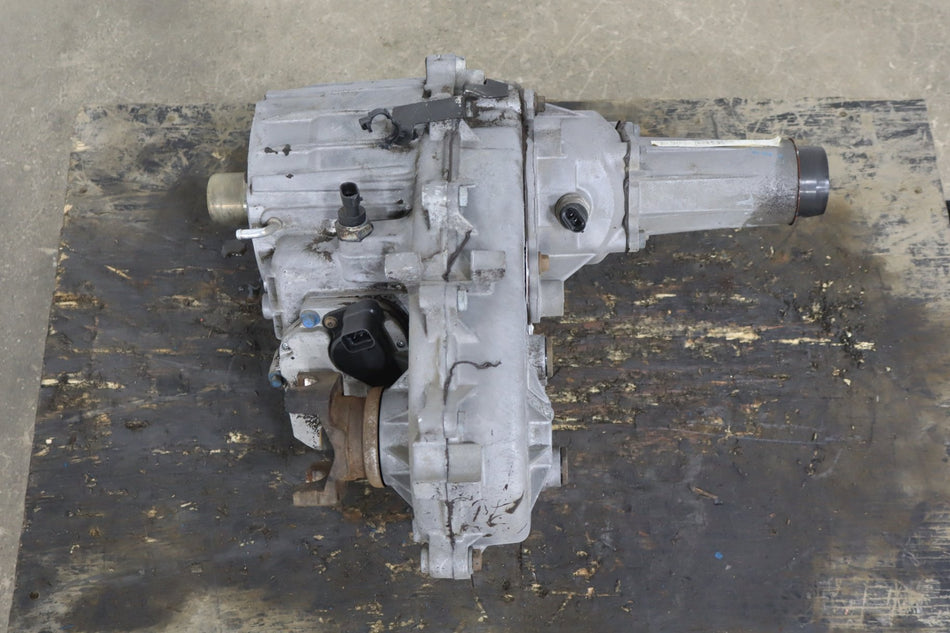 1996-1999 GMC Suburban Transfer Case 24228430 OEM