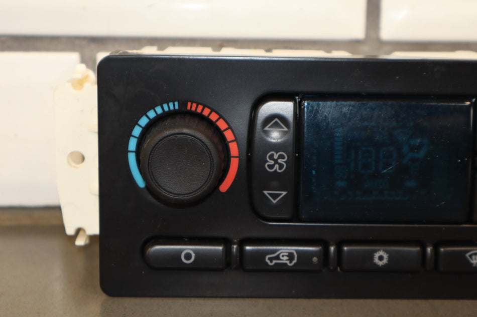 2003-2004 Hummer H2 - Climate Control 15832311