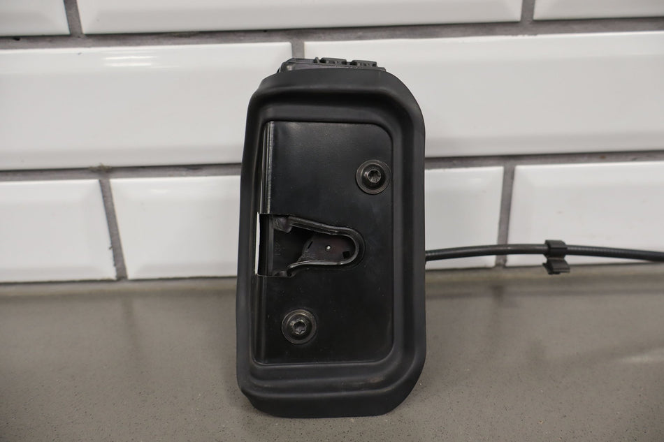 2014 Chevrolet Corvette- Right Front Door Latch
