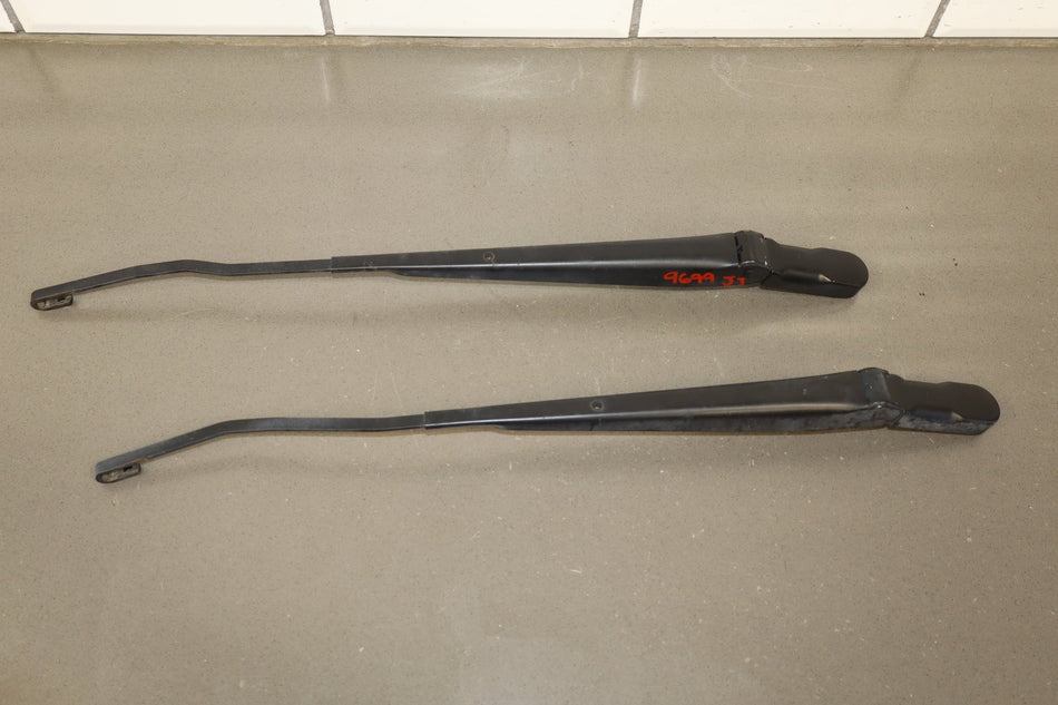 2008 Ford F-250 Super Duty FX4 Wiper Arm Pair