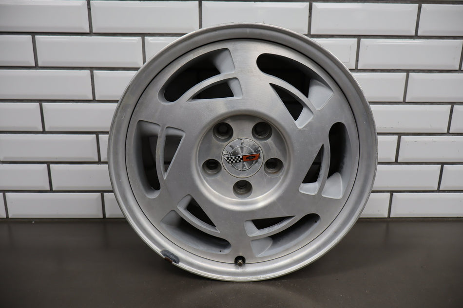 1990 Chevrolet Corvette C4 Left 17x9.5 OEM Wheel