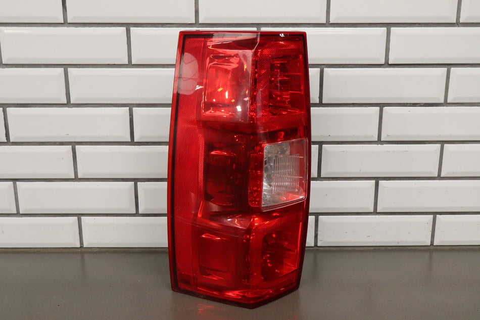 08-13 Chevy Tahoe Hybrid Left LED Tail Light 22837837 Tested
