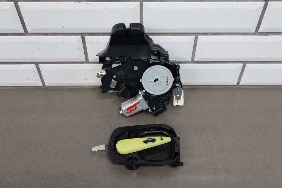 07-12 Lexus LS460 (XF40) Trunk Latch w/ Power Closer 64650-50040