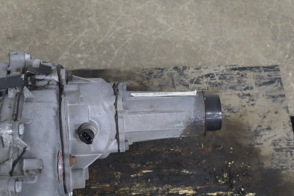 1996-1999 GMC Suburban Transfer Case 24228430 OEM