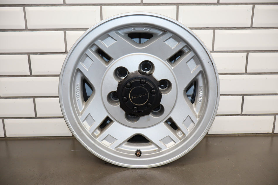 1992 Toyota Land Cruiser FJ80 15x7 Alloy Wheel Silver Split Spoke Curb Rash