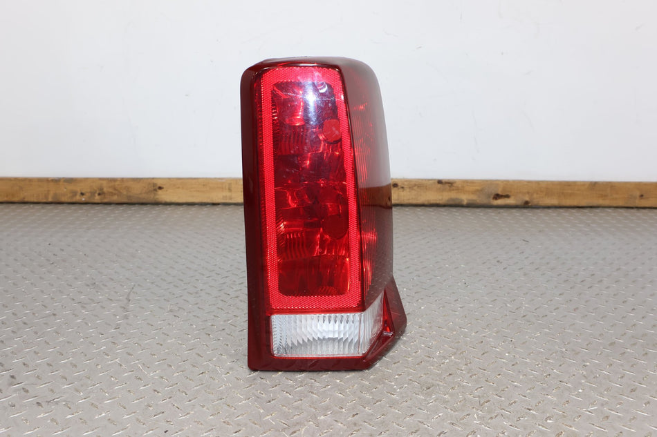 03-06 Cadillac Escalade ESV Right Tail Light