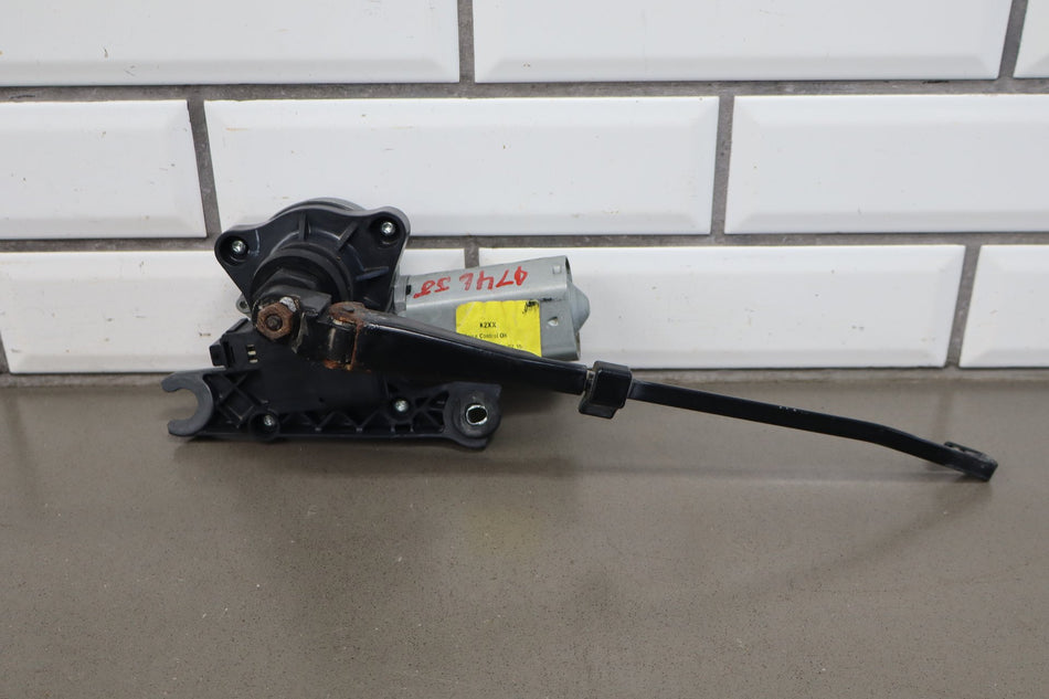 15-20 Cadillac Escalade Rear Wiper Motor w Arm