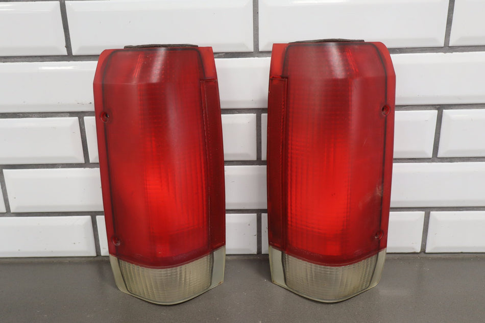 1987-1991 Ford F-150 Left Tail Light Pair OEM Functions Properly