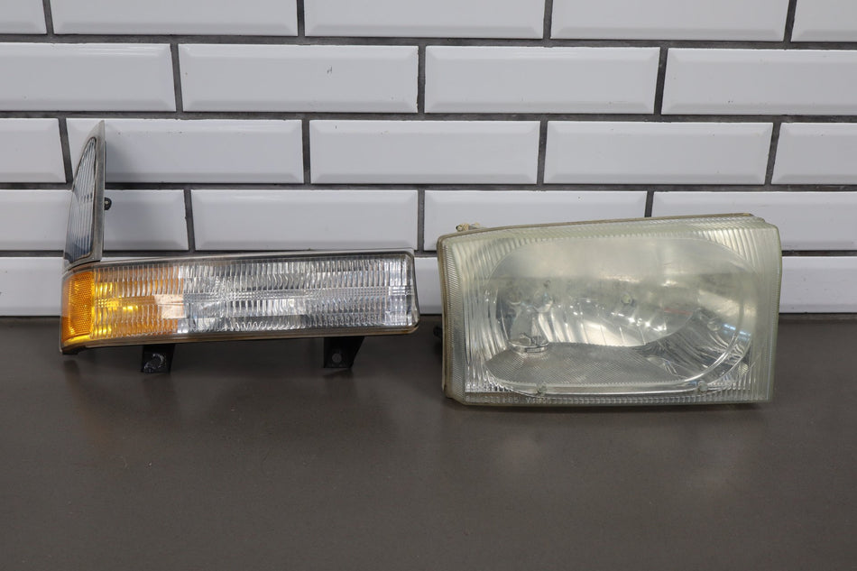 01-04 Ford F250 F350 Super Duty Right Headlight 2C3Z13008AA