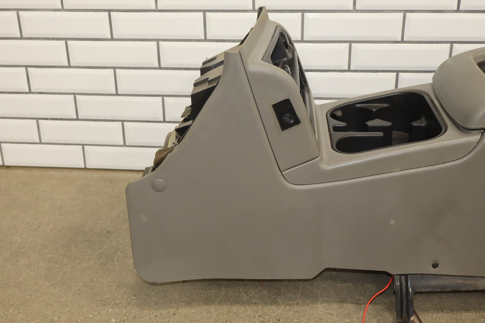 03 GMC Sierra Chevy Silverado 2500HD Crew Cab Front Console Pewter GMT800